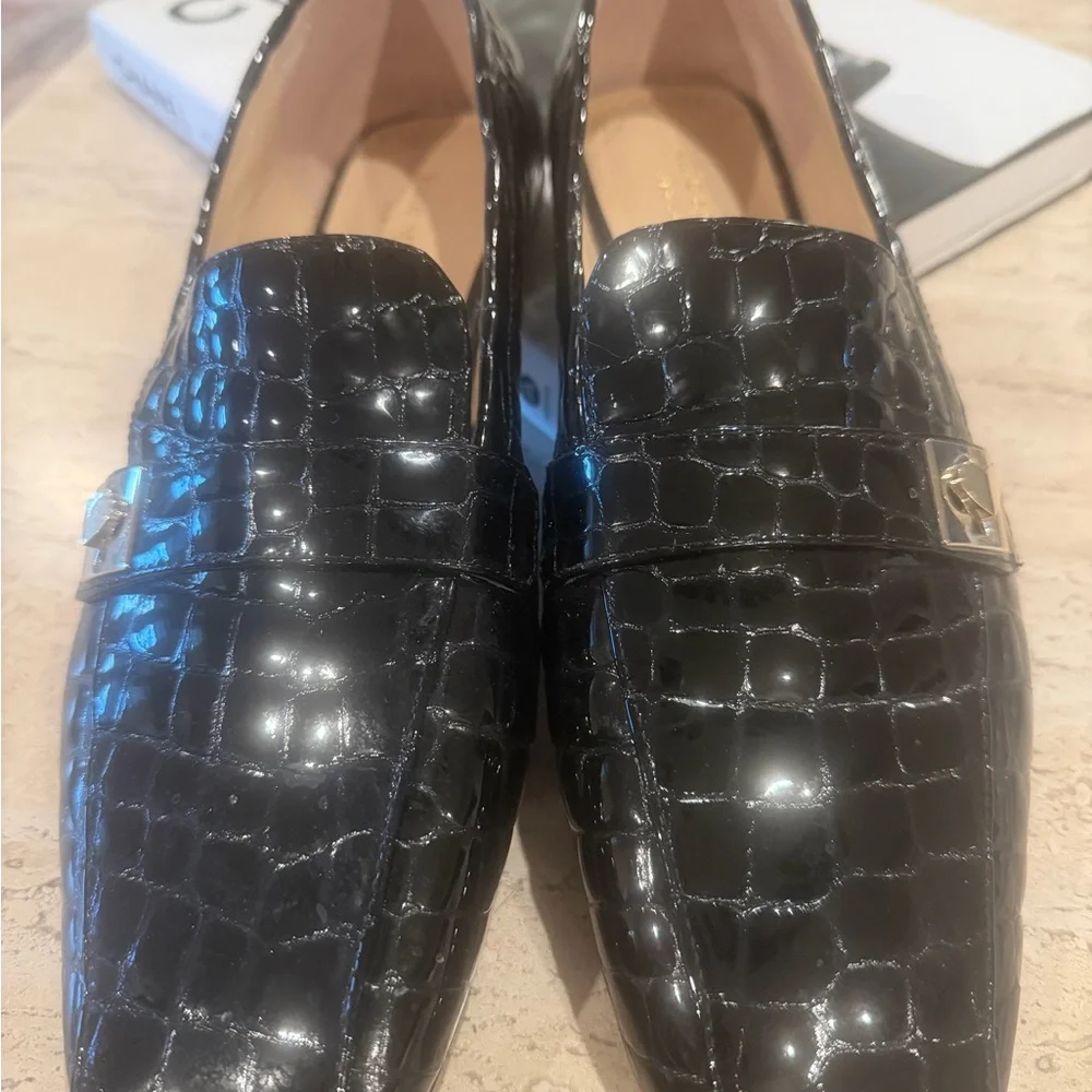 Kate Spade Black Croc-Embossed Loafers with Gold Detail - Picture 4 of 6